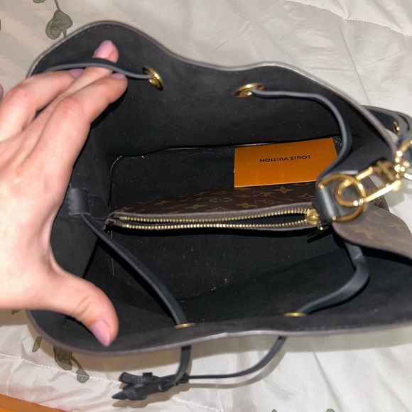 SOLD!! Louis Vuitton NéoNoé bucket bag - Picture 6 of 11